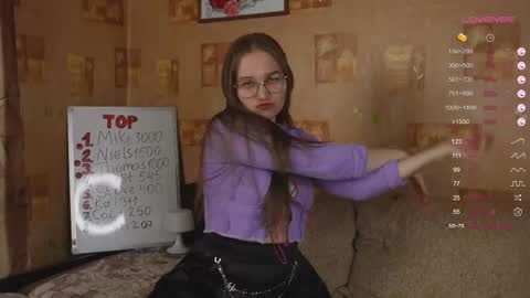 Snapshot of emmatiny chatting on February 22, 4:26 pm Mia online show from February 22, 4:26 pm