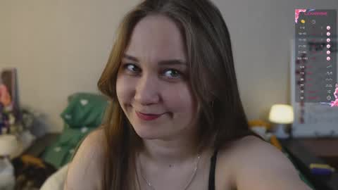 Mia online show from April 10, 8:04 pm