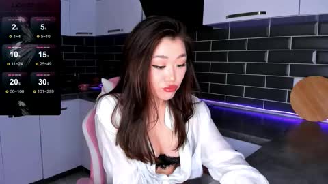 Emma online show from October 18, 6:53 pm