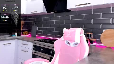 Emma online show from February 28, 5:37 pm