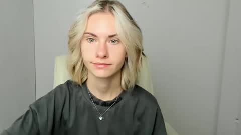 Emmi online show from September 15, 5:27 am