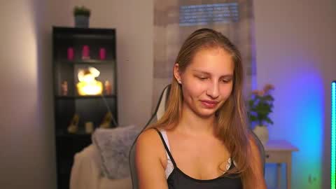 Emmie online show from January 14, 2:11 pm