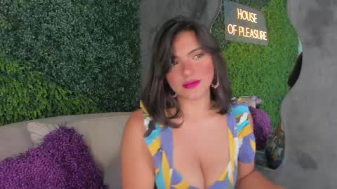 Emmiily online show from February 12, 7:56 pm