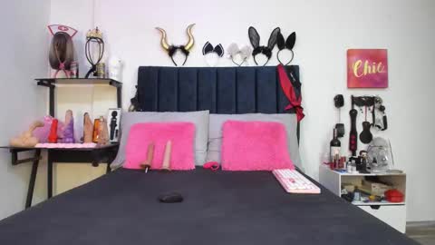          online show from October 31, 1:04 pm