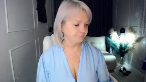 emmmam online show from November 9, 12:12 pm