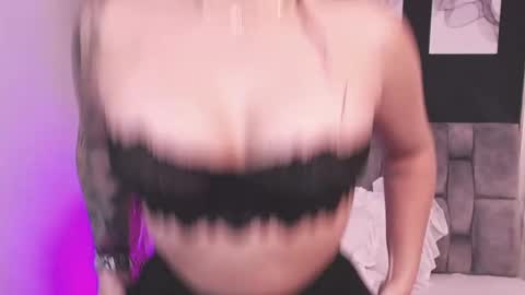 emmy_danielss online show from January 12, 11:48 am