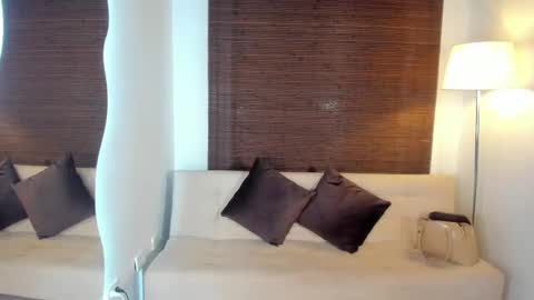 emmy_jacksson online show from February 19, 11:25 pm