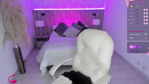 Emmy Walker online show from September 16, 10:56 am