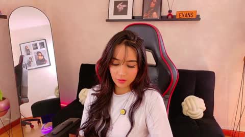 Emmy Evans  online show from March 2, 7:31 pm