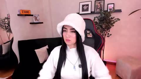 Emmy Evans  online show from November 6, 7:42 pm