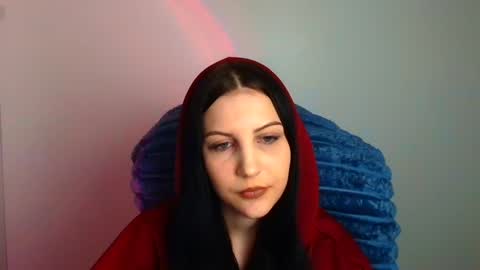 Emma online show from May 11, 2:45 pm