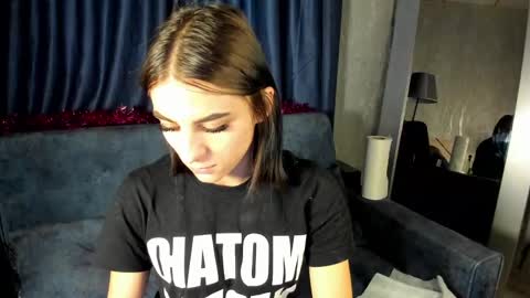 emy__angel online show from December 16, 8:31 am