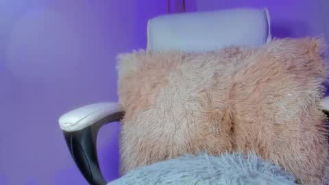 Snapshot of emy_colee chatting on February 7, 10:08 am Emy online show from February 7, 10:08 am