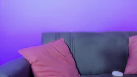 Snapshot of emy_colee chatting on February 10, 10:09 am Emy online show from February 10, 10:09 am