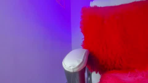 Snapshot of emy_colee chatting on January 29, 10:37 am Emy online show from January 29, 10:37 am