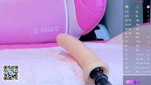 Snapshot of emy_kami chatting on October 7, 5:45 am Emy kami online show from October 7, 5:45 am
