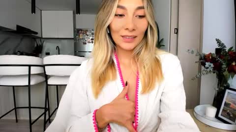 emyconneer online show from February 21, 4:48 pm