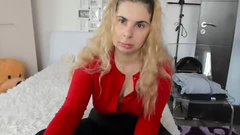 eroticsensualkitty4u online show from January 7, 8:13 am