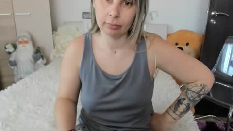 eroticsensualkitty4u online show from March 11, 9:57 am