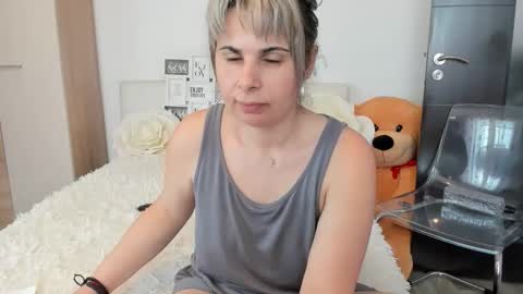 eroticsensualkitty4u online show from April 8, 9:00 am