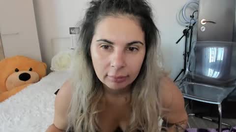 eroticsensualkitty4u online show from October 20, 8:39 am