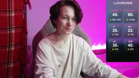 esajukyy online show from October 11, 2:31 pm