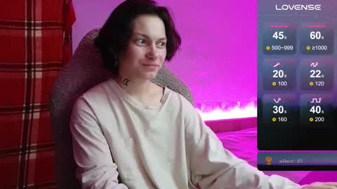 esajukyy online show from September 13, 5:10 pm