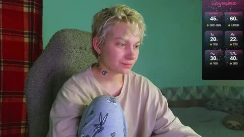 esajukyy online show from January 11, 4:25 pm