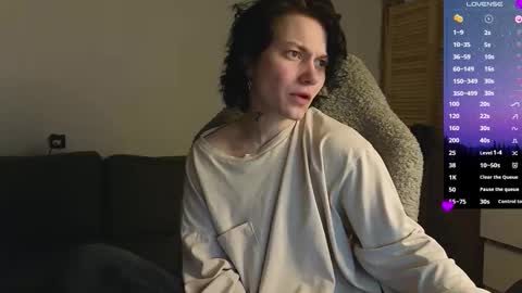 esajukyy online show from March 22, 2:45 pm