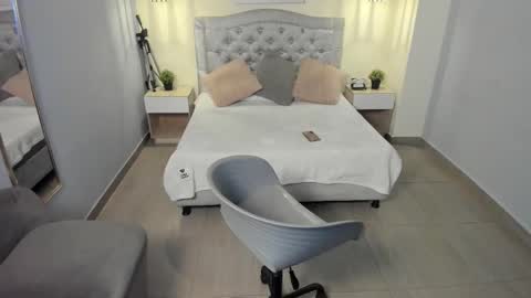 Snapshot of escarleth__ chatting on October 17, 1:47 pm Escarlet online show from October 17, 1:47 pm