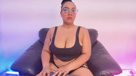 esmeralda online show from November 18, 9:10 am