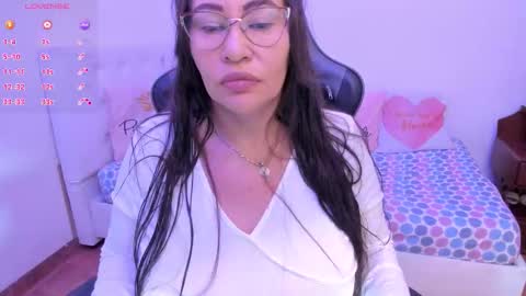 esme online show from October 23, 9:10 pm