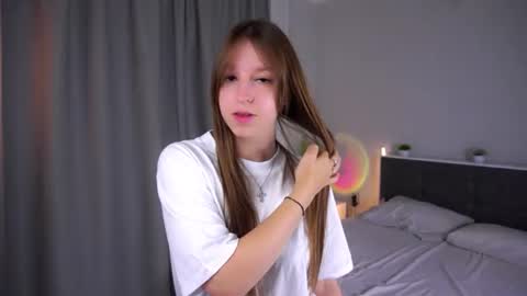 Lily online show from July 22, 5:58 pm
