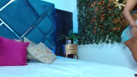 Snapshot of estrellaruiz chatting on February 19, 7:16 pm ESTRELLA online show from February 19, 7:16 pm