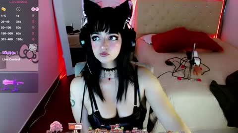 Moon online show from October 25, 8:37 pm