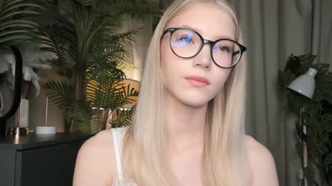 Natalie online show from November 27, 5:43 am