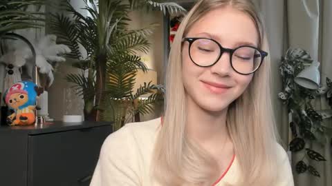 Natalie online show from March 26, 6:04 am