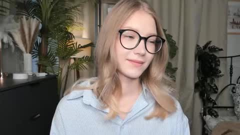 Natalie online show from October 18, 6:27 am