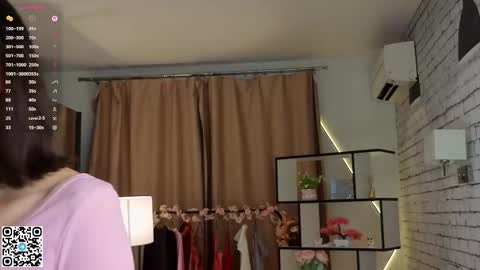 Snapshot of ethalhatchell chatting on September 18, 6:28 pm Elsa online show from September 18, 6:28 pm