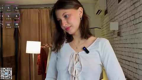 Snapshot of ethalhatchell chatting on October 12, 7:27 pm Elsa online show from October 12, 7:27 pm
