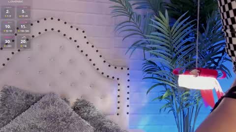 Snapshot of eureekaa chatting on December 29, 3:44 am Eurekaa online show from December 29, 3:44 am
