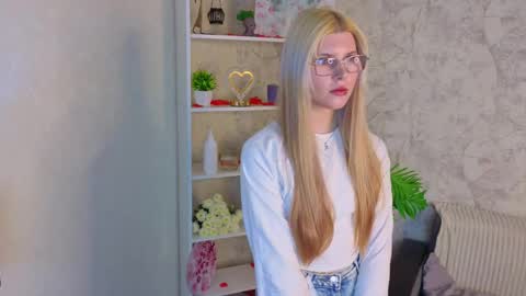 eusebiamalekan online show from May 18, 4:07 am