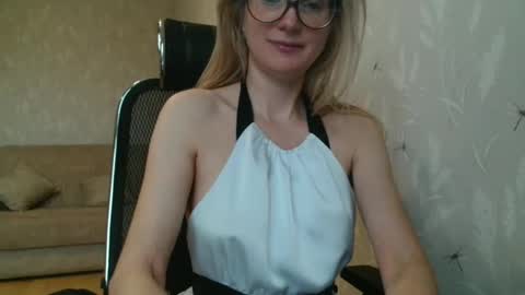 eva2323 online show from October 24, 6:31 am