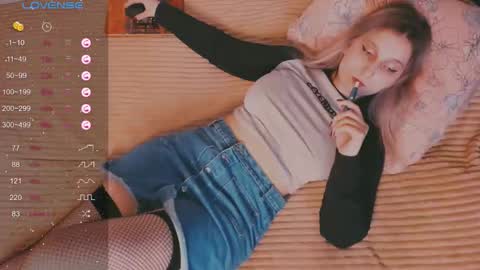 Snapshot of eva_gloss chatting on October 3, 10:42 am Eva online show from October 3, 10:42 am