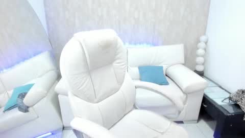 Snapshot of eva_hells chatting on September 18, 8:29 pm eva_hells online show from September 18, 8:29 pm