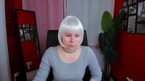 Snapshot of eva_lawrence chatting on September 24, 10:14 am Eva online show from September 24, 10:14 am