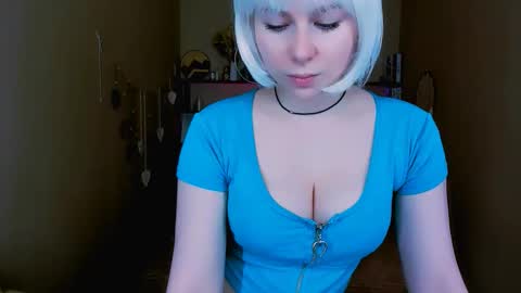 Snapshot of eva_lawrence chatting on October 17, 3:15 pm Eva online show from October 17, 3:15 pm