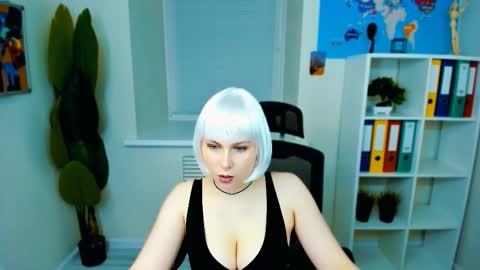 Snapshot of eva_lawrence chatting on September 21, 9:52 am Eva online show from September 21, 9:52 am