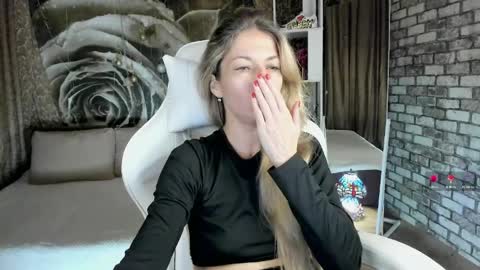 Eva online show from April 4, 5:01 pm