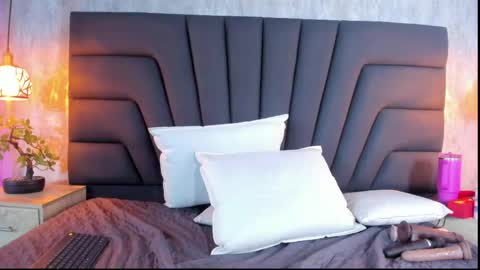 eva online show from April 18, 4:59 am